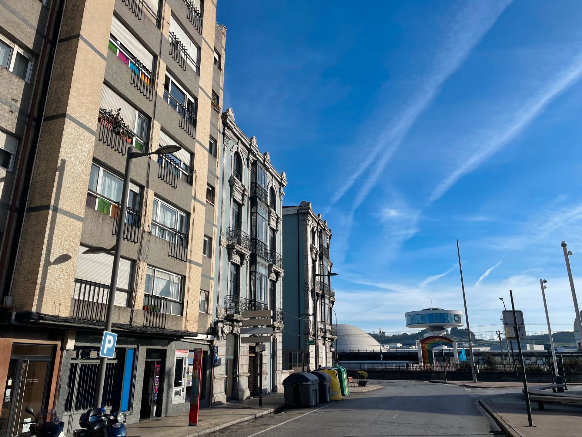 Vista exterior de Pis de lloguer en Avilés amb Calefacció