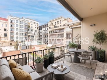 Piso con balcón en venta en Eixample