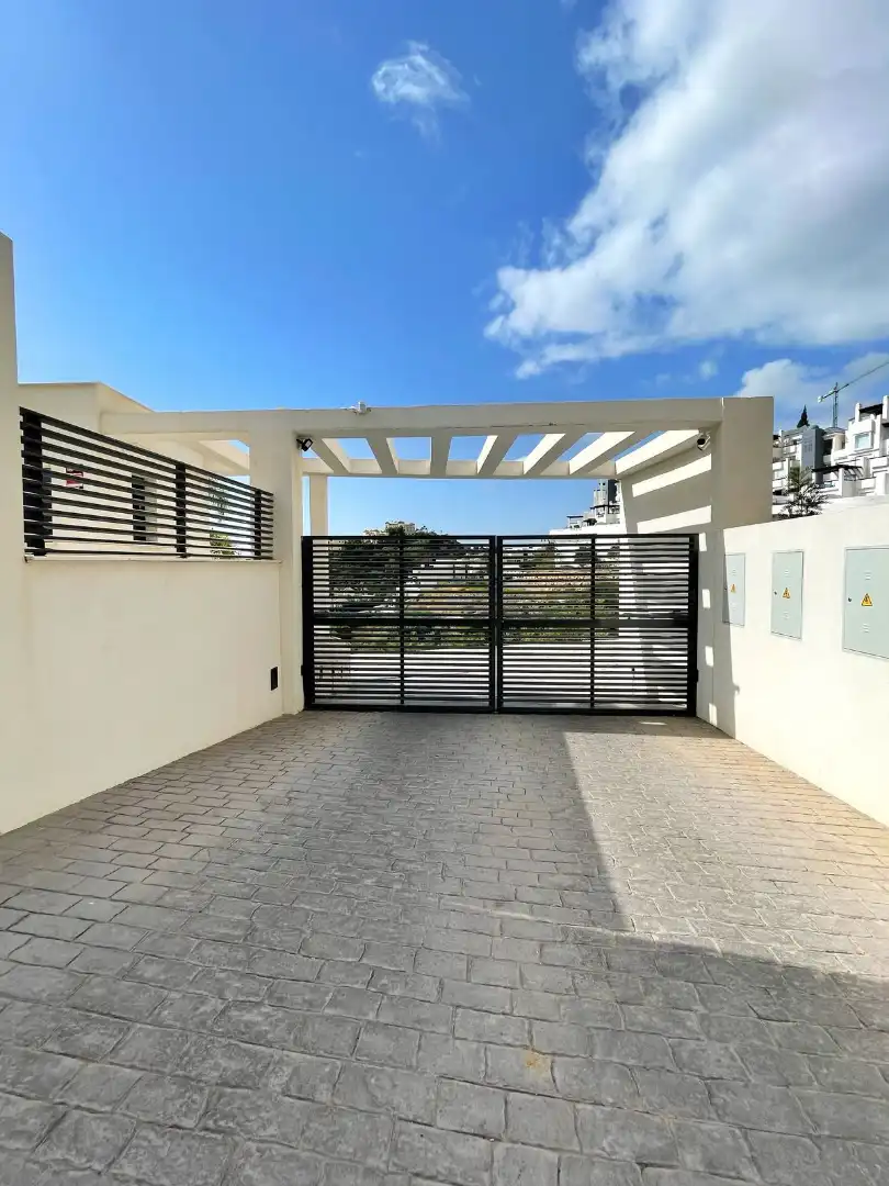 Terrasse von Wohnung zur Miete in Benahavís mit Klimaanlage, Terrasse und Möbliert