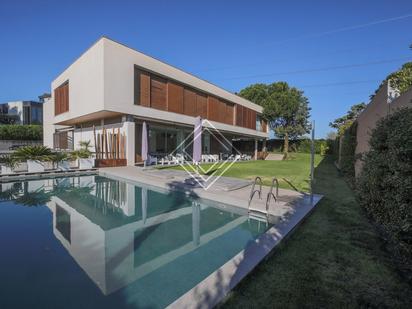 Exterior view of House or chalet for sale in Pozuelo de Alarcón  with Air Conditioner, Heating and Private garden