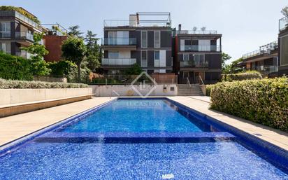 Swimming pool of Flat for sale in Sant Cugat del Vallès  with Air Conditioner, Heating and Terrace