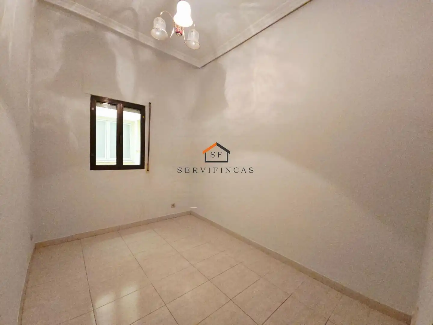 Habitación de Piso en venta en Madrid con Calefacción
