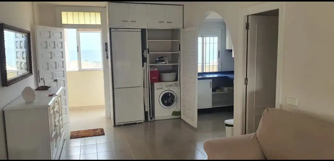 Cocina de Apartamento de alquiler en La Manga del Mar Menor con Calefacción, Piscina y Amueblado