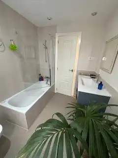 Badezimmer von Wohnung zum Verkauf in León Capital  mit Heizung, Parkett und Terrasse