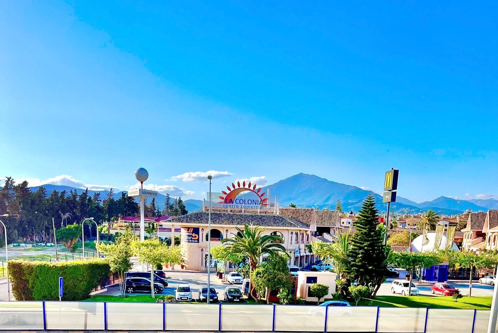 Vista exterior de Pis de lloguer en Marbella amb Terrassa i Balcó