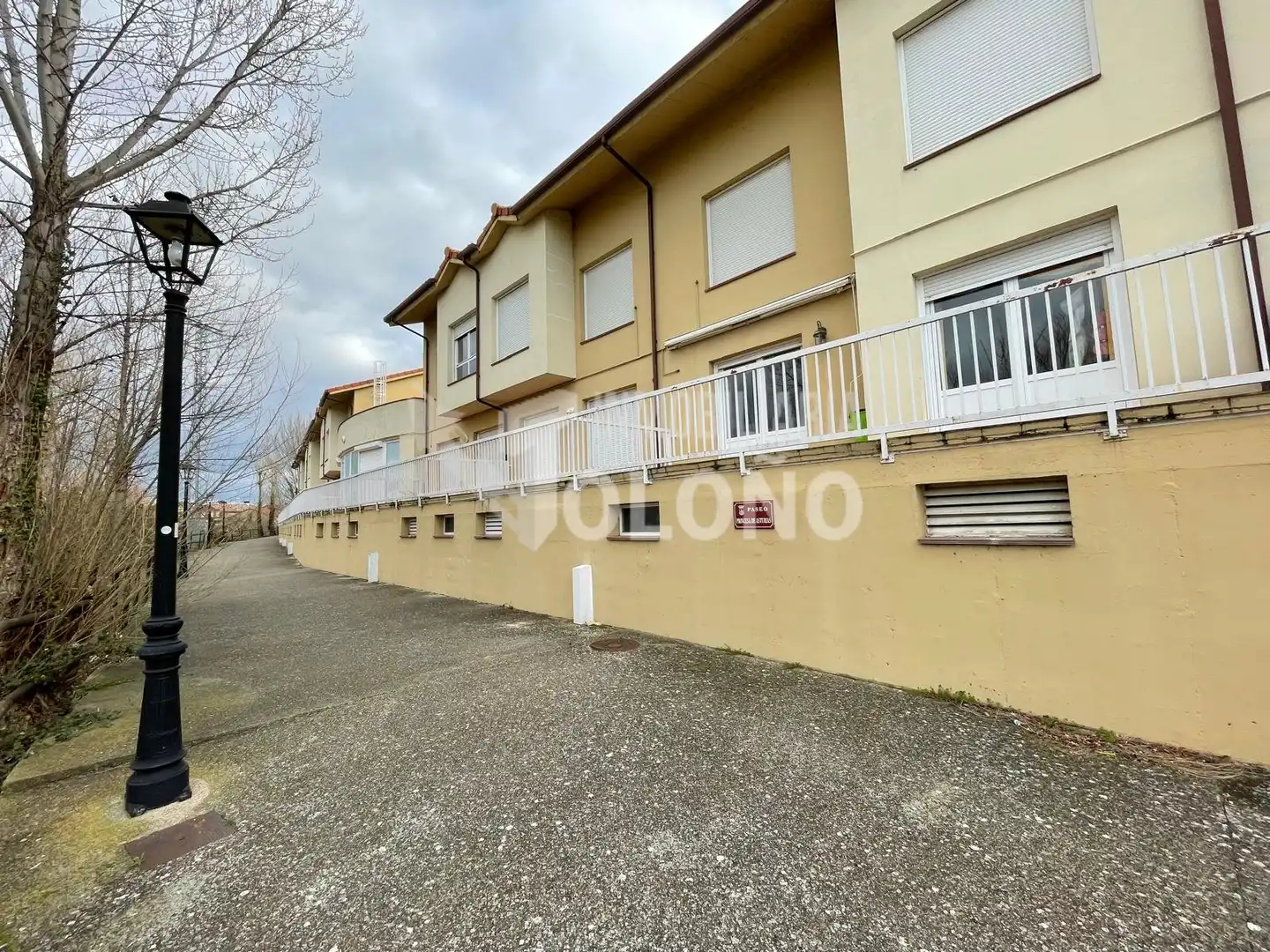 Vista exterior de Apartamento en venta en Cuzcurrita de Río Tirón con Calefacción, Terraza y Amueblado