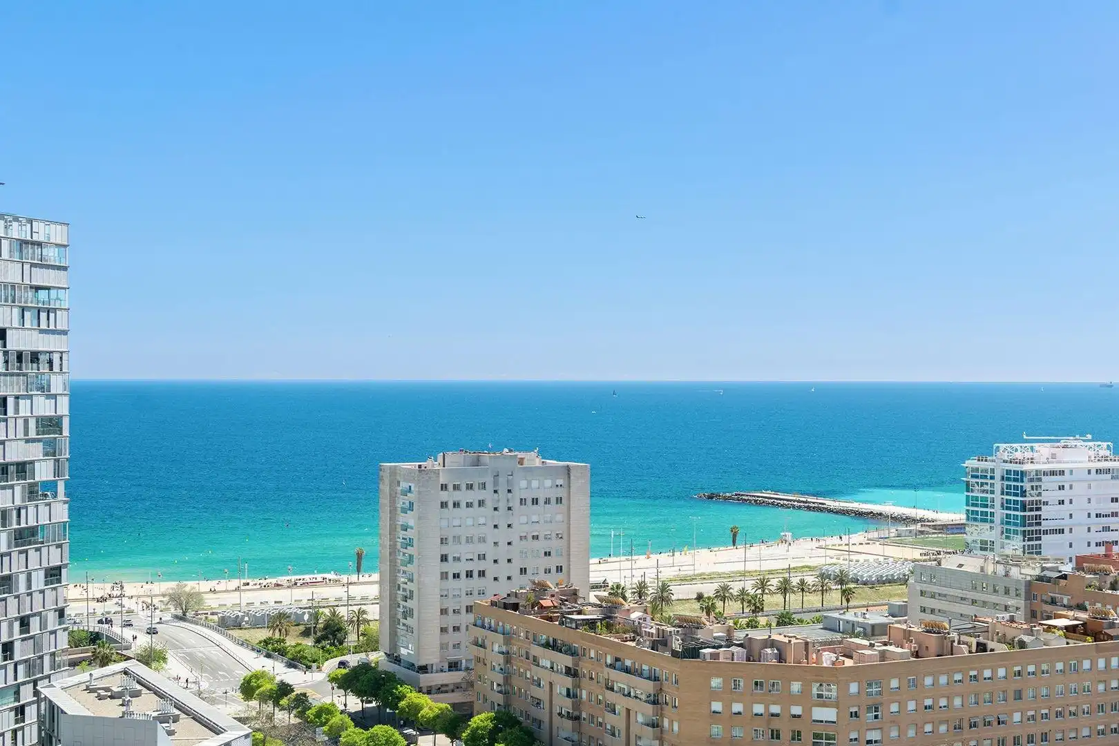 Außenansicht von Maisonette zum Verkauf in Barcelona mit Klimaanlage, Heizung und Privatgarten