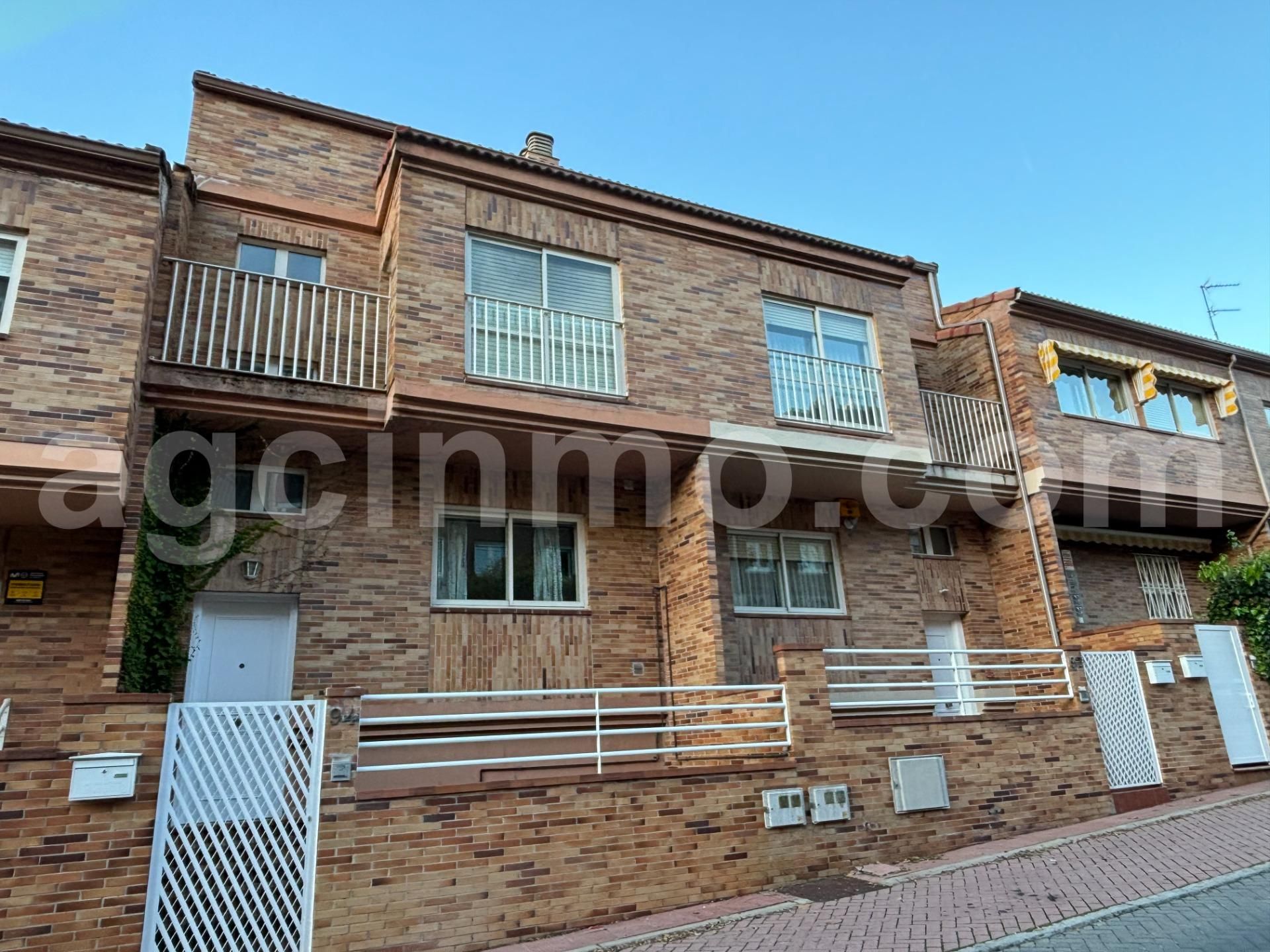 Vista exterior de Casa o xalet de lloguer en Valladolid Capital amb Calefacció, Jardí privat i Terrassa