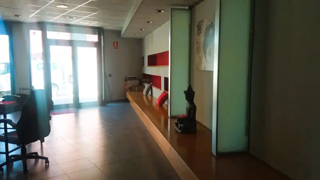 Local commercial à louer à Plaça Miquelets, imagen 8