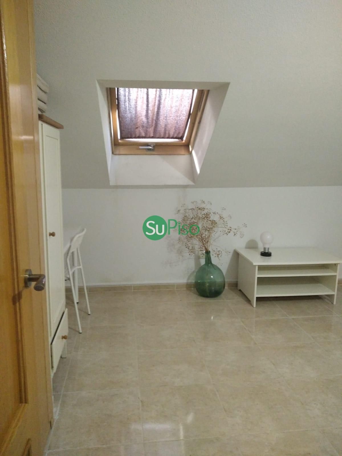 Àtic de lloguer a Calle Serrería, 14, Borox