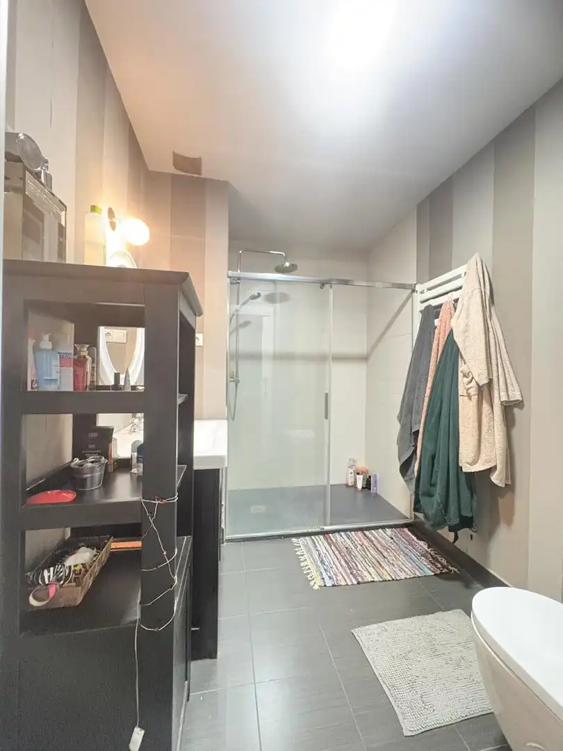 Baño de Dúplex de alquiler en Alcalá de Henares con Calefacción, Terraza y Trastero