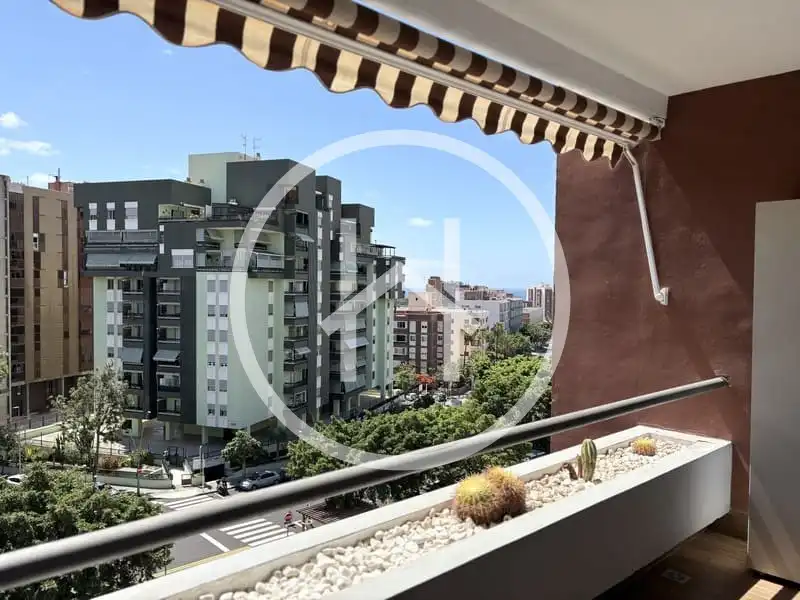 Vista exterior de Piso de alquiler en El Rosario con Amueblado, Horno y Lavadora