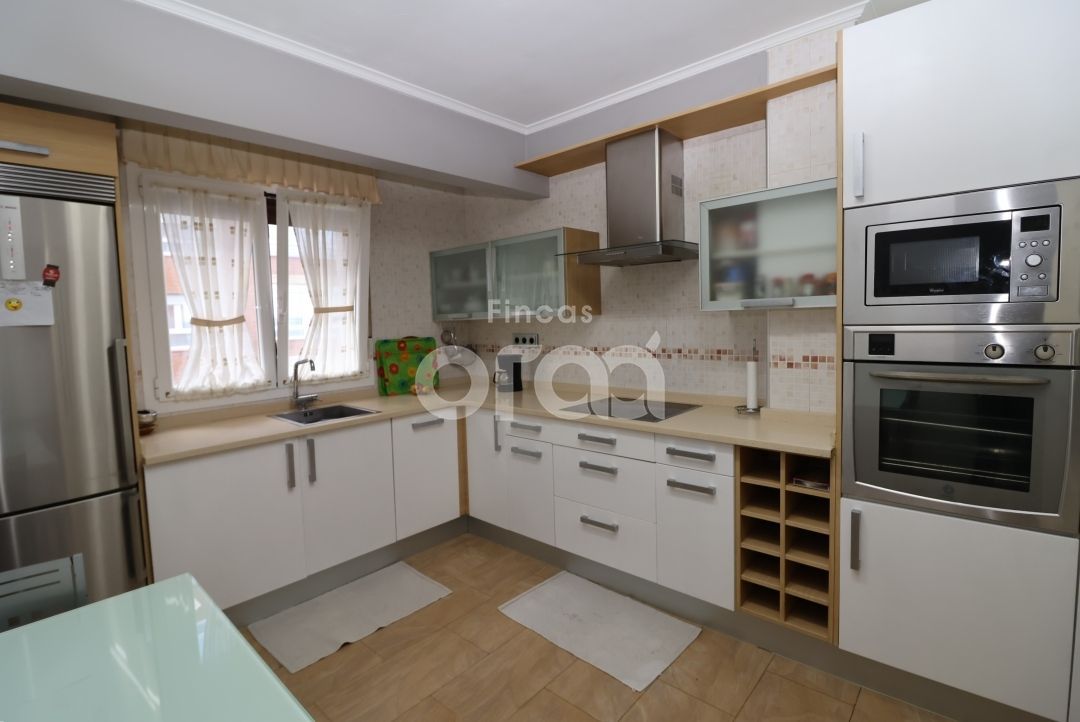 Kitchen of Flat for sale in Santurtzi   with Heating, Terrace and Furnished