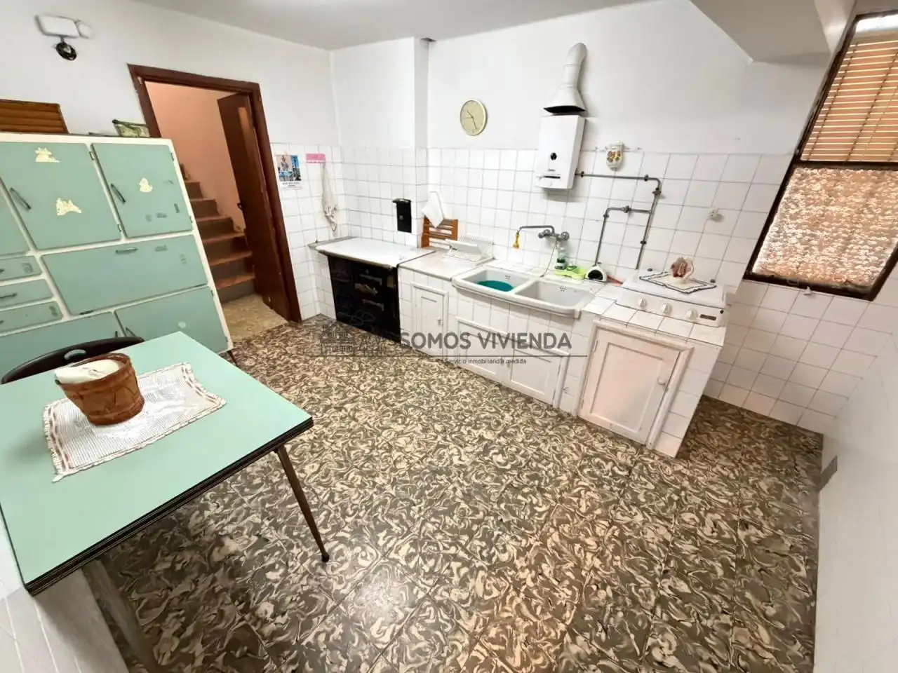 Kitchen of Houses for sale in Ourense Capital   with Terrace and Balcony