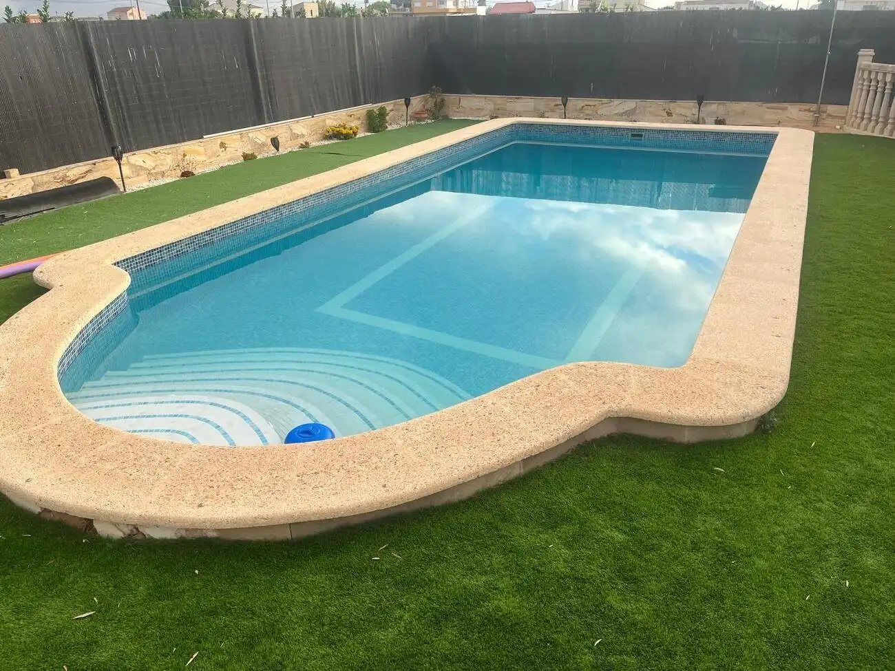 Piscina de Casa o xalet en venda en Orihuela amb Aire condicionat, Jardí privat i Terrassa