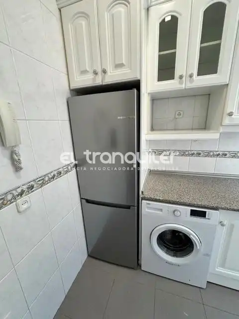 Cuina de Àtic de lloguer en Madrid amb Aire condicionat, Parquet i Terrassa