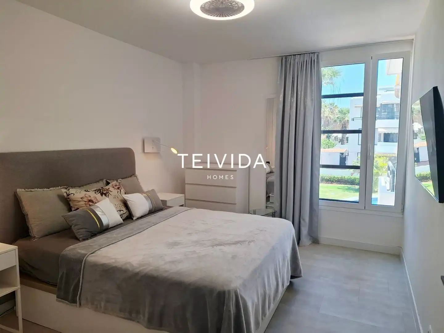 Flat with pool for sale in Avenida Rafael Puig Lluvina, imagen 11