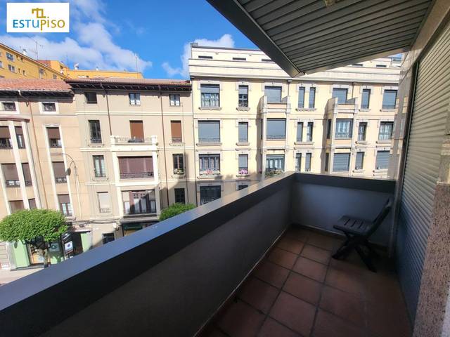 Piso en Alquiler en Calle CARMEN en Centro Ciudad