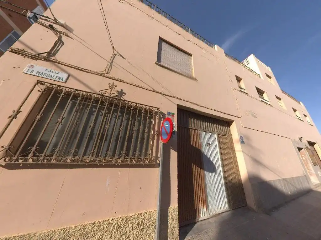 Vista exterior de Piso en venta en Almería