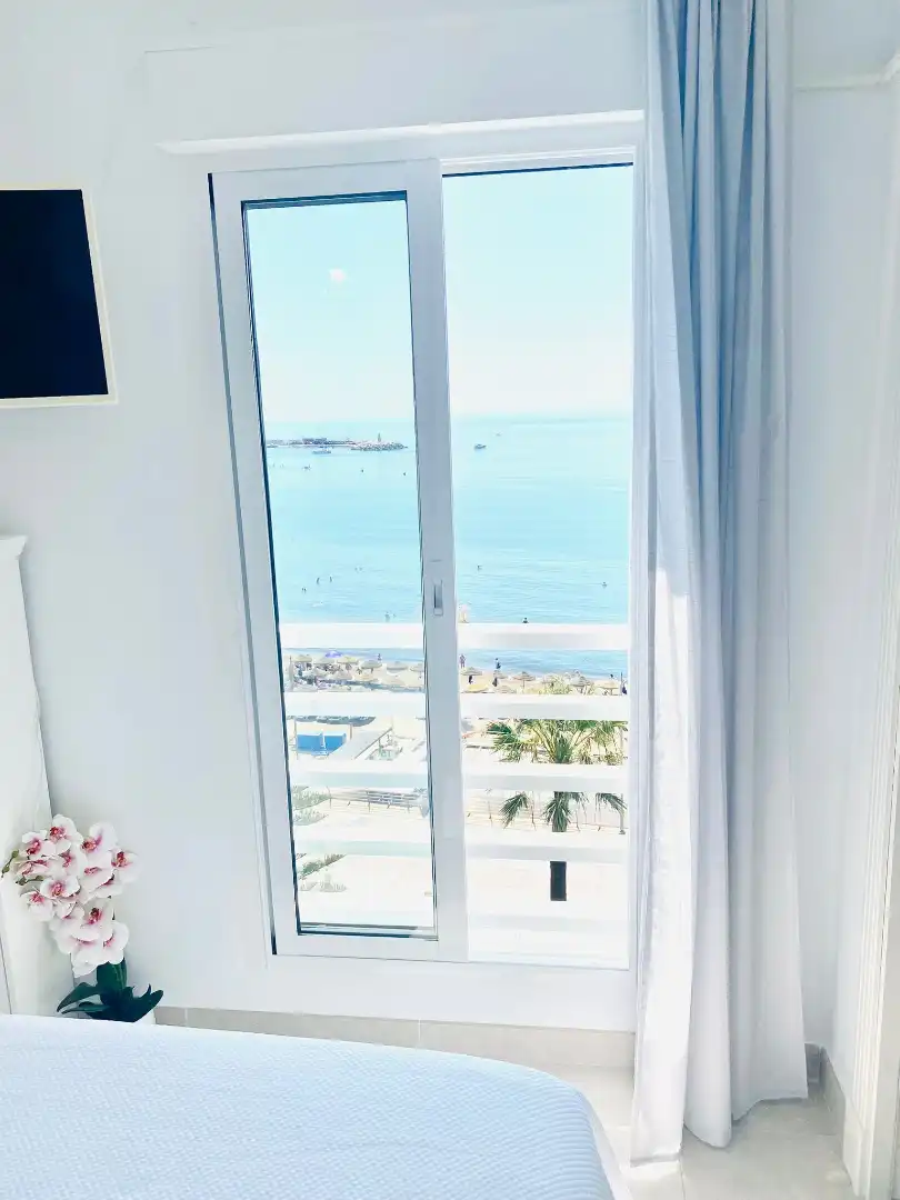 Schlafzimmer von Wohnung zur Miete in Benalmádena mit Klimaanlage, Terrasse und Möbliert