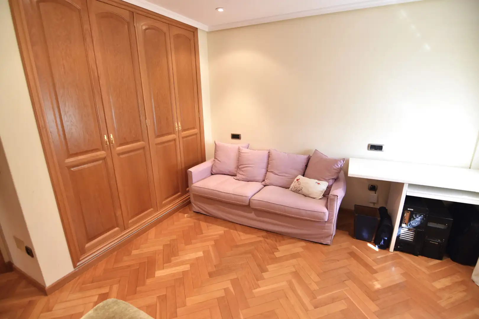 Habitación de Casa o chalet en venta en Bergondo con Calefacción, Jardín privado y Parquet