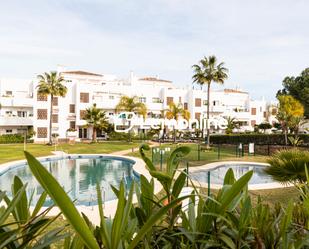 Vista exterior de Planta baixa en venda en Estepona amb Aire condicionat i Terrassa