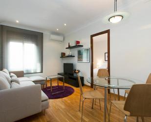 Sala d'estar de Apartament de lloguer en  Barcelona Capital amb Aire condicionat, Moblat i Forn