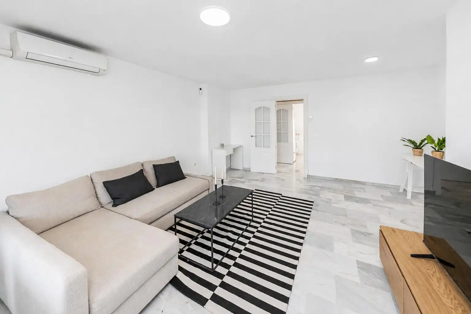 Sala de estar de Apartamento en venta en Fuengirola con Aire acondicionado, Terraza y Balcón
