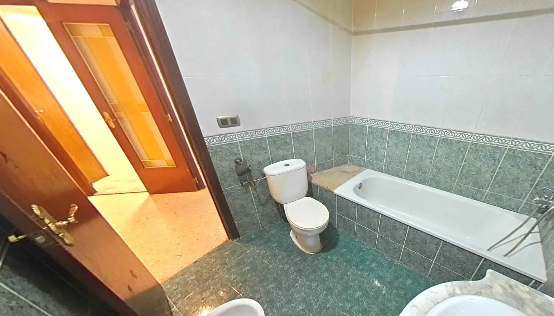 Bathroom of Flat for sale in Quart de Poblet  with Oven