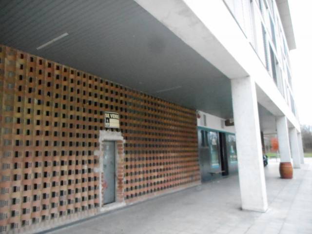 Local comercial en Venta en Berriozar