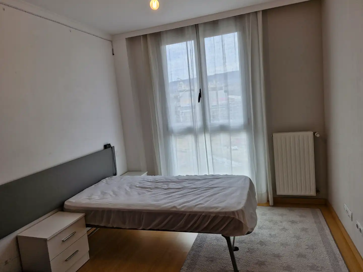 Schlafzimmer von Wohnung zur Miete in Leioa mit Heizung, Parkett und Möbliert
