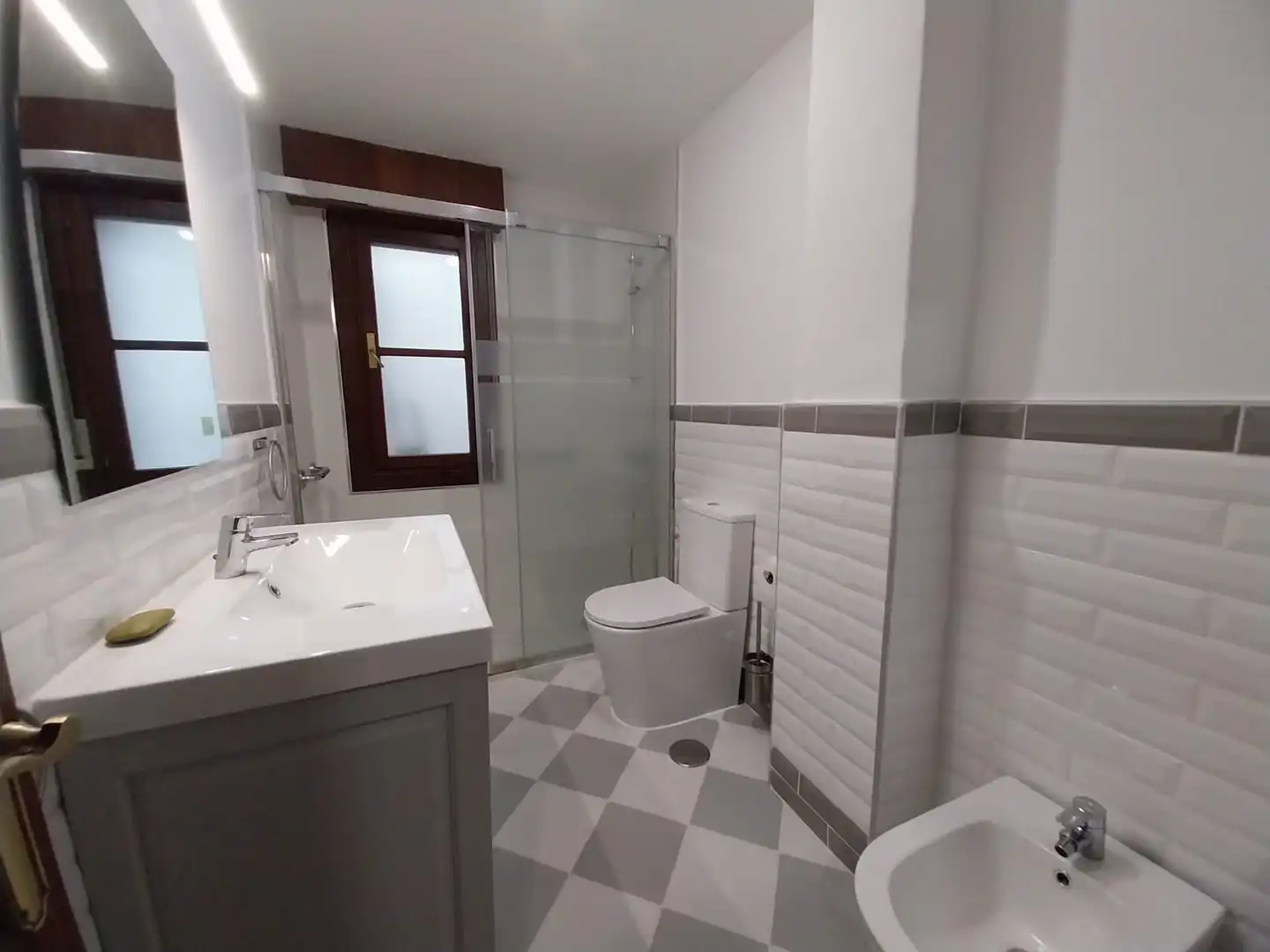 Badezimmer von Maisonette zum Verkauf in Santander mit Heizung und Abstellraum
