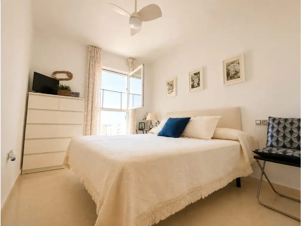 Schlafzimmer von Wohnung zum Verkauf in Benidorm mit Klimaanlage und Möbliert