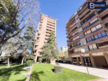 Pis amb piscina en venda a Calle del Doctor Juan José López Ibor