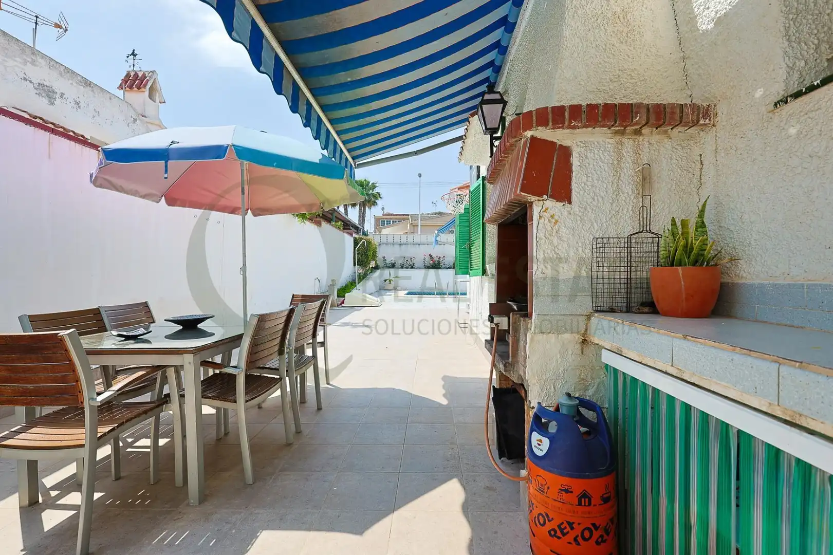 Terrassa de Casa o xalet en venda en Elche / Elx amb Jardí privat, Terrassa i Piscina