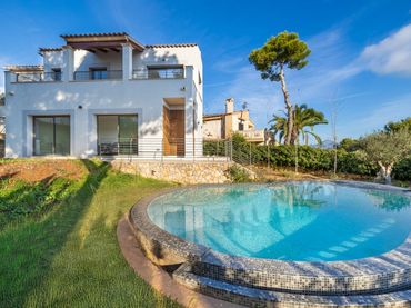 Detached house with pool for sale in El Toro