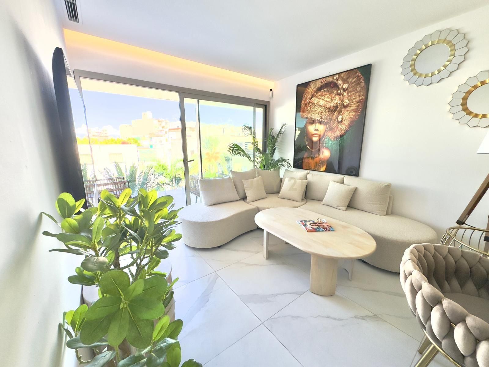 Sala d'estar de Apartament de lloguer en Eivissa amb Aire condicionat, Traster i Forn