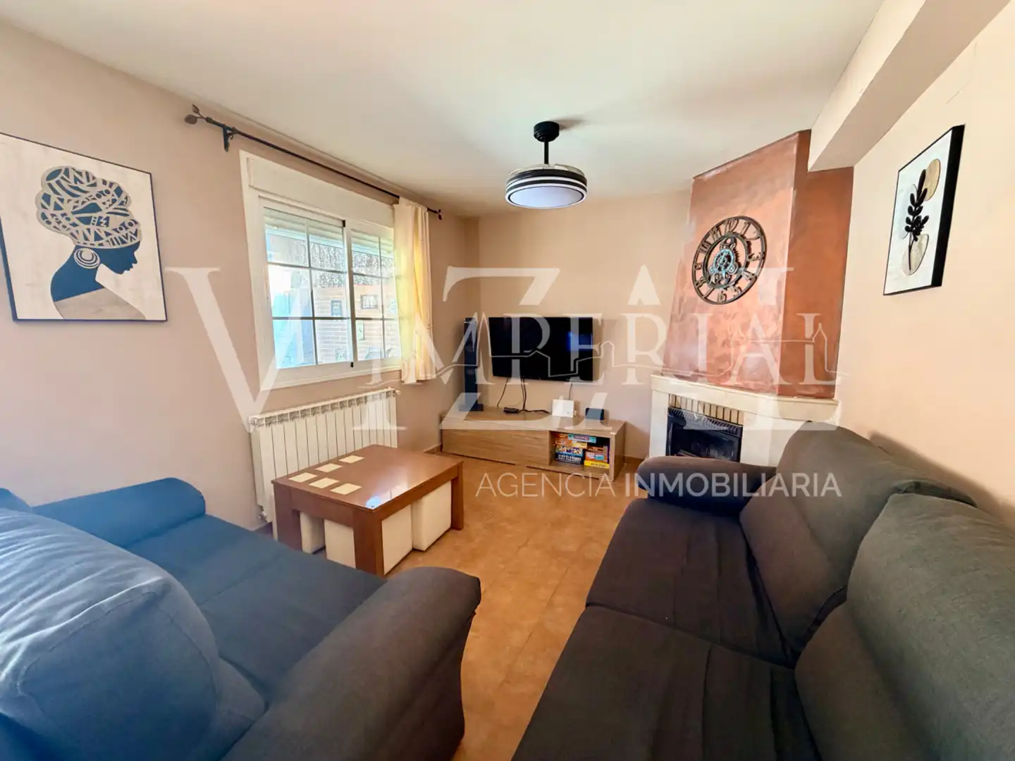 Sala de estar de Casa adosada en venta en Argés con Aire acondicionado, Calefacción y Amueblado