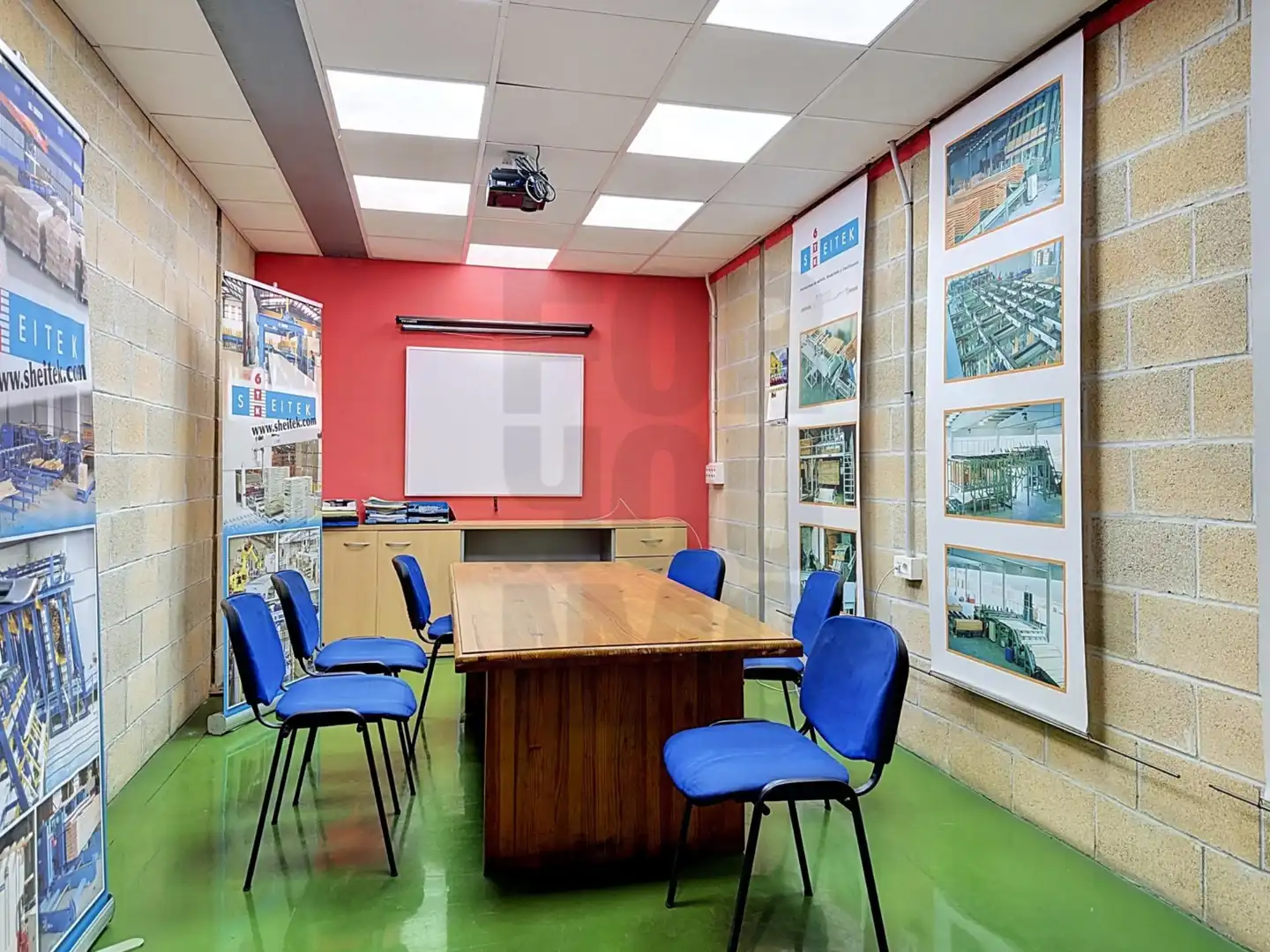 Industrial buildings for sale in Segura