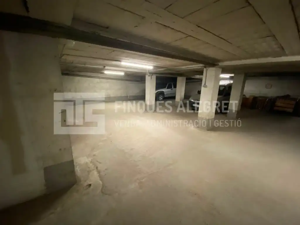Parking of Garage for rent in Tremp