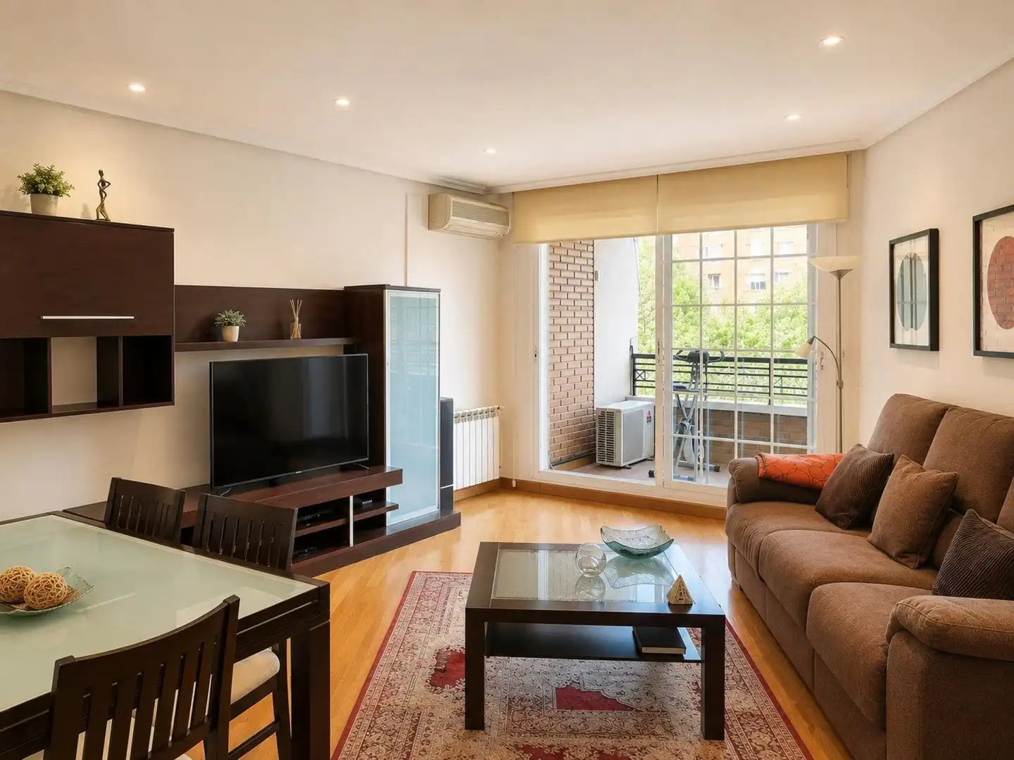 Sala de estar de Piso en venta en Majadahonda con Calefacción, Terraza y Piscina comunitaria