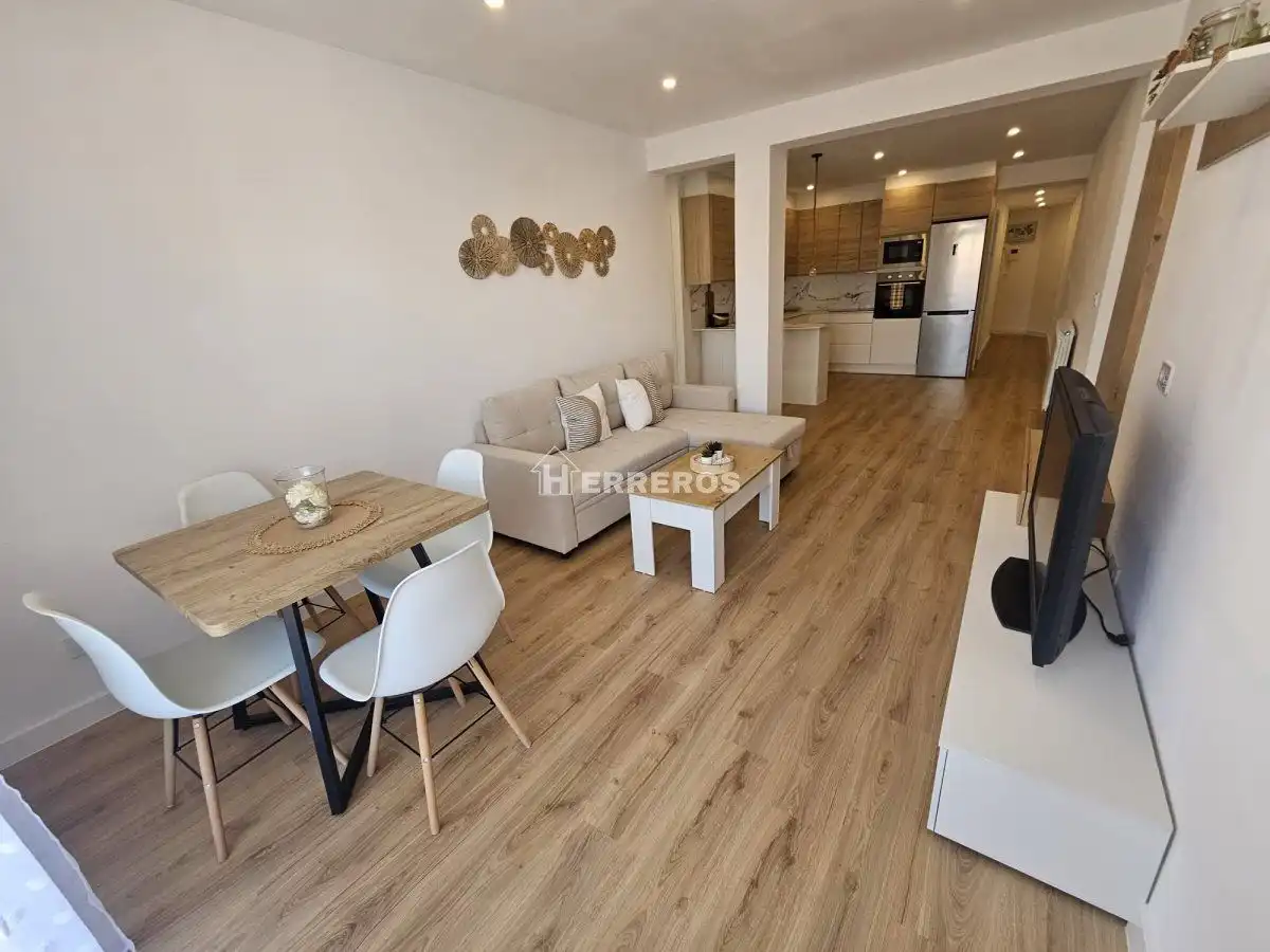 Flat with terrace for sale in gonzalo de berceo, imagen 5