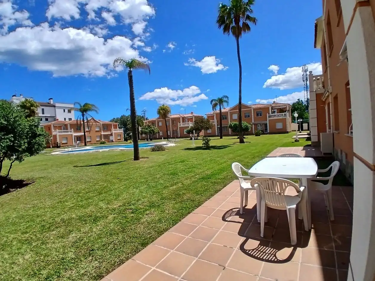 Casa pareada con piscina en venta en Avinguda Oliva Nova 9, imagen 14