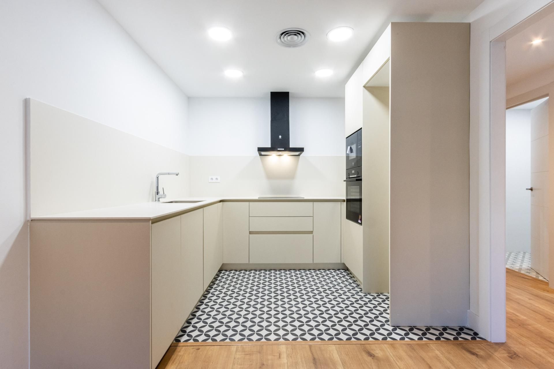 Küche von Erdgeschoss zum Verkauf in Sabadell mit Abstellraum, Alarm und Gemeinschaftspool