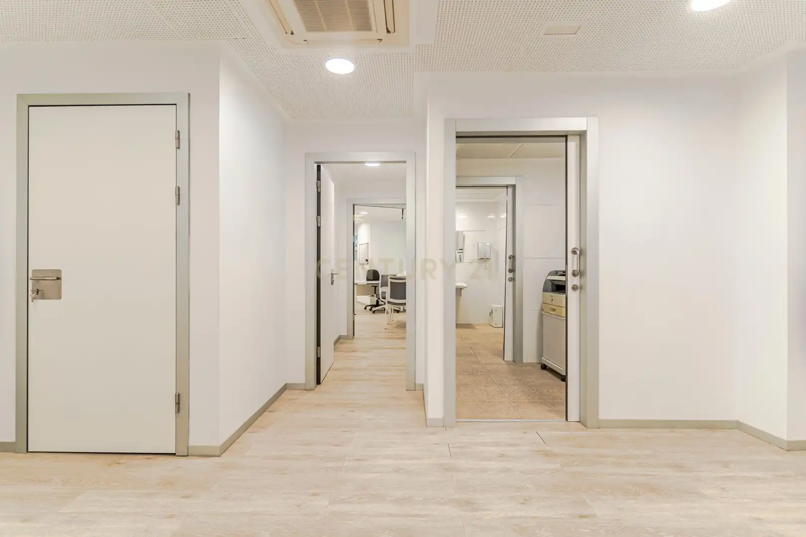 Büro zum Verkauf in Granada mit Klimaanlage und Abstellraum
