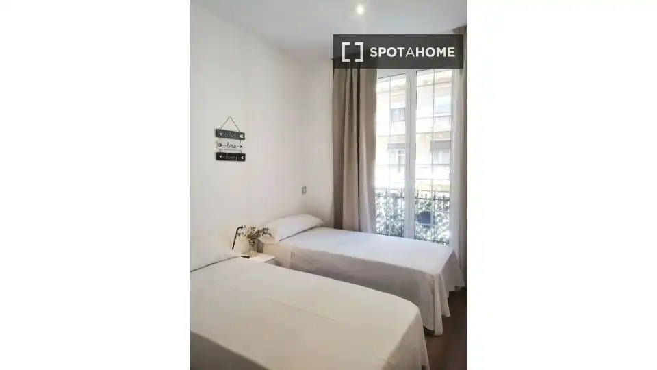 Bedroom of Flat for rent in Valencia  with Air Conditioner, Heating and Furnished