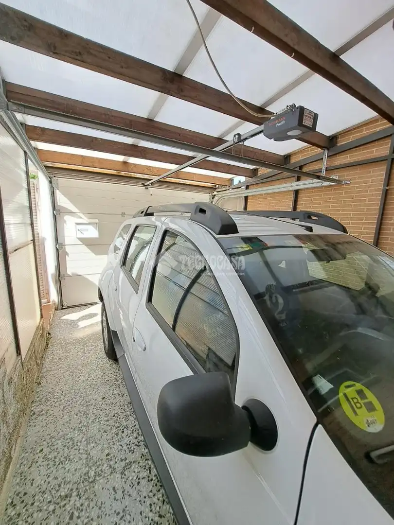 Parking de Casa adosada en venta en Parla con Aire acondicionado, Calefacción y Balcón