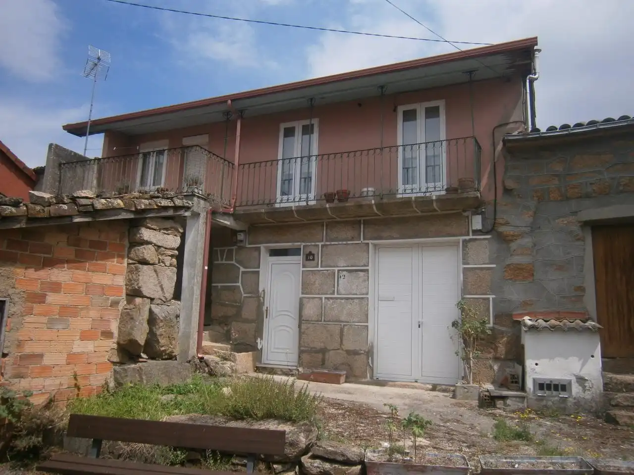 Vista exterior de Casa o chalet en venta en Ourense Capital  con Calefacción, Jardín privado y Terraza