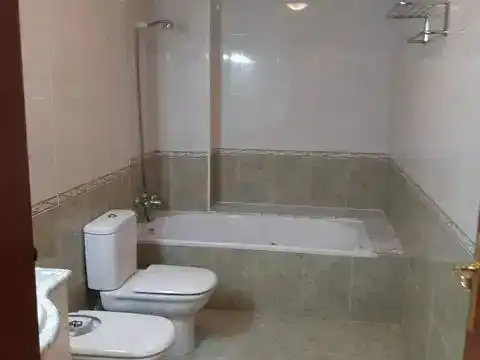Bany de Casa adosada en venda en Campdevànol amb Balcó