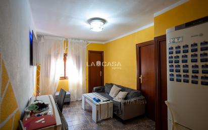 Sala d'estar de Pis en venda en L'Hospitalet de Llobregat amb Calefacció